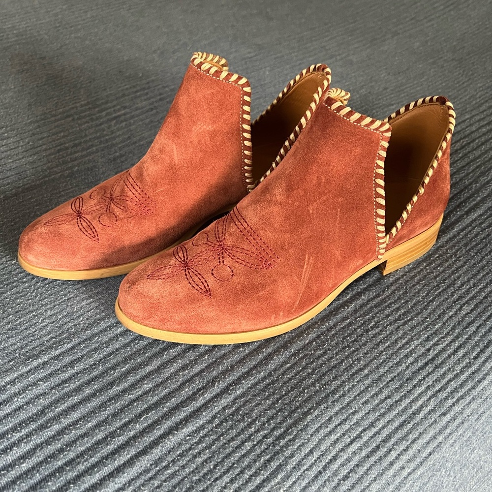 Sundance Suede Ankle Booties-  Burgundy - Italian Made size 37 (7) - Picture 2 of 10